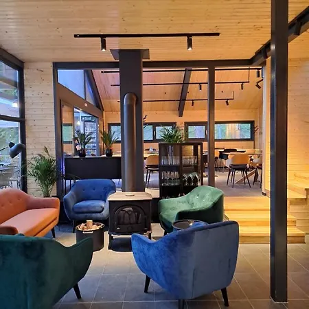 Saint Constantine Mountain Retreat 酒店 佩什泰拉