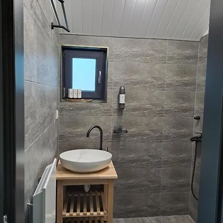 מלון Saint Constantine Mountain Retreat 2*